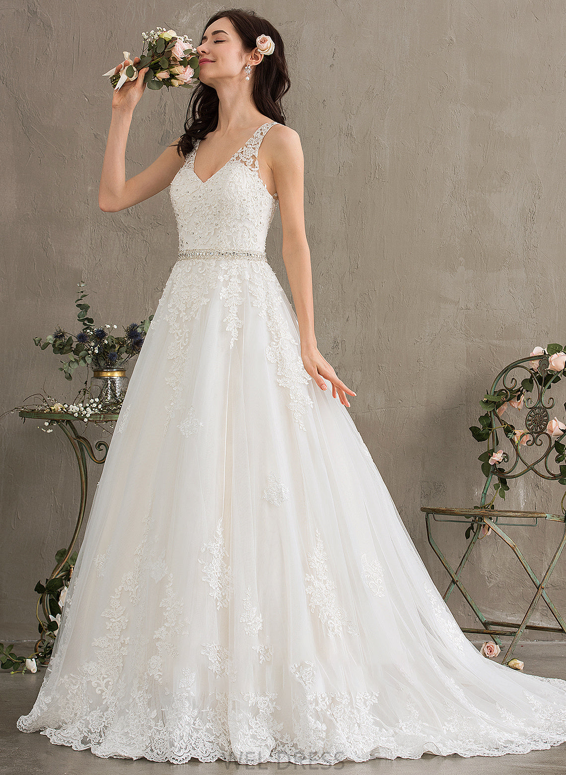 Court Wedding Dresses Beading Ball-Gown/Princess Tulle V-neck Train Quinn With Wedding Dress Sequins