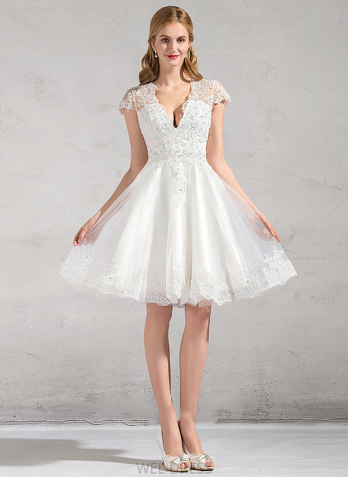 A-Line Wedding Lace With V-neck Appliques Lace Wedding Dresses Izabella Tulle Beading Knee-Length Dress Sequins