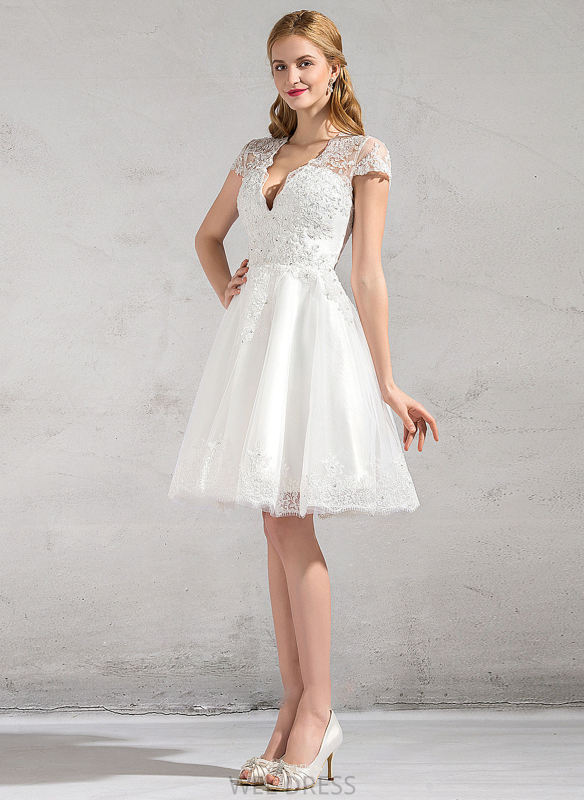 A-Line Wedding Lace With V-neck Appliques Lace Wedding Dresses Izabella Tulle Beading Knee-Length Dress Sequins