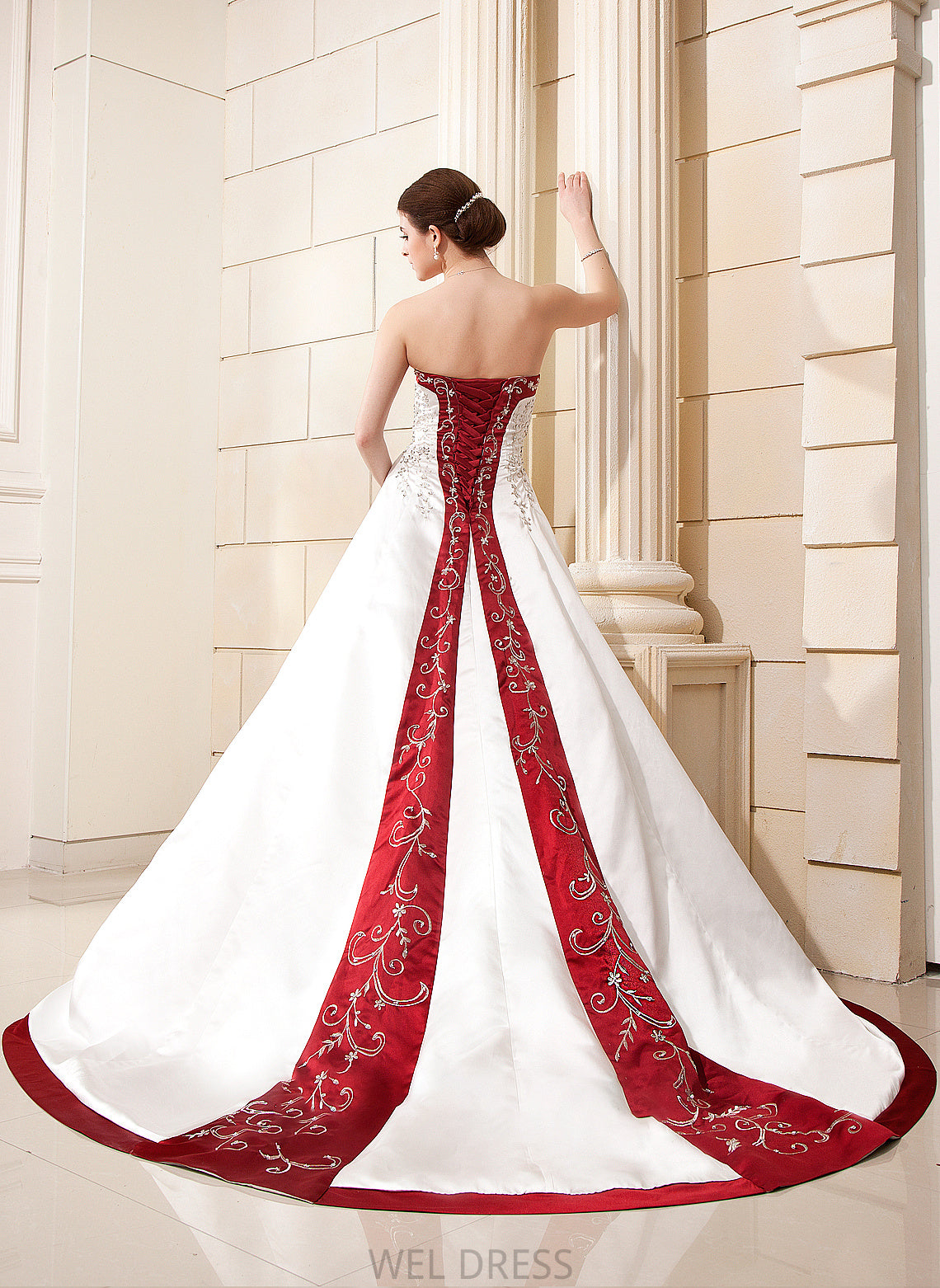 Wedding Sash Sweetheart Ball-Gown/Princess Train Chapel Wedding Dresses Sequins Beading Jade Dress With Embroidered Satin