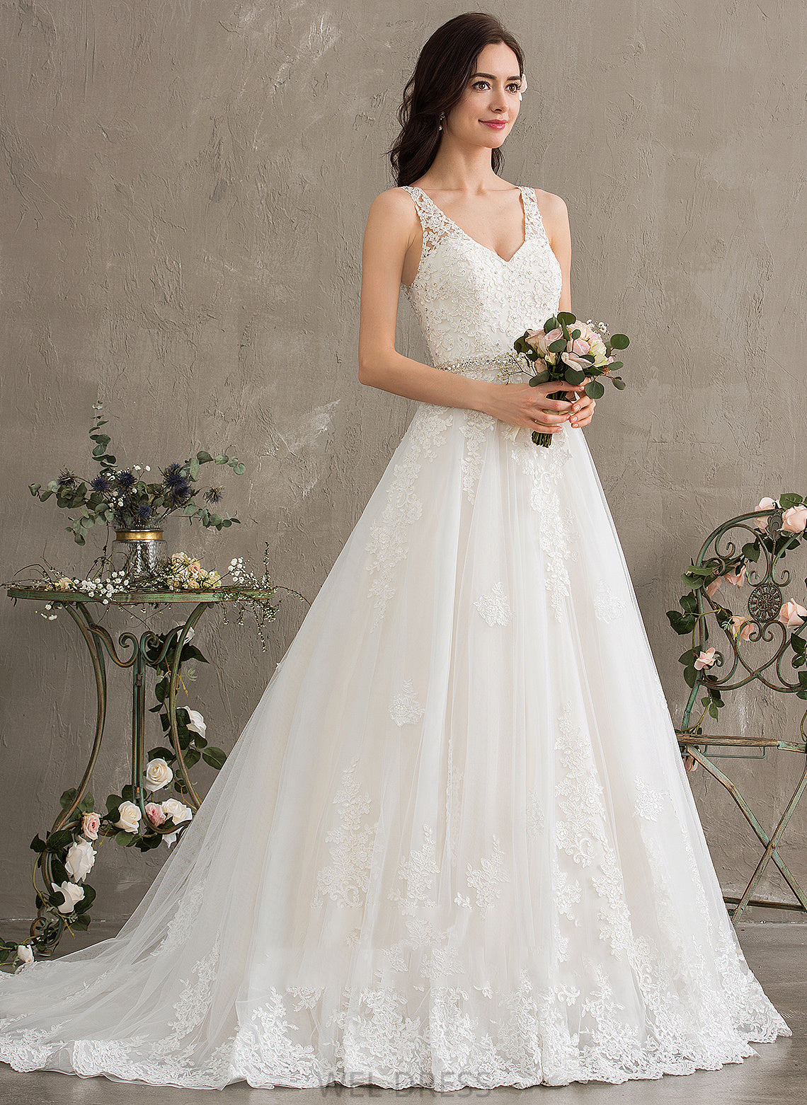 Court Wedding Dresses Beading Ball-Gown/Princess Tulle V-neck Train Quinn With Wedding Dress Sequins