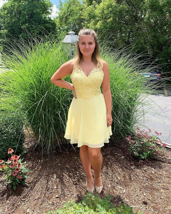Sexy Yellow Short Lace Elliana Homecoming Dresses CD9586